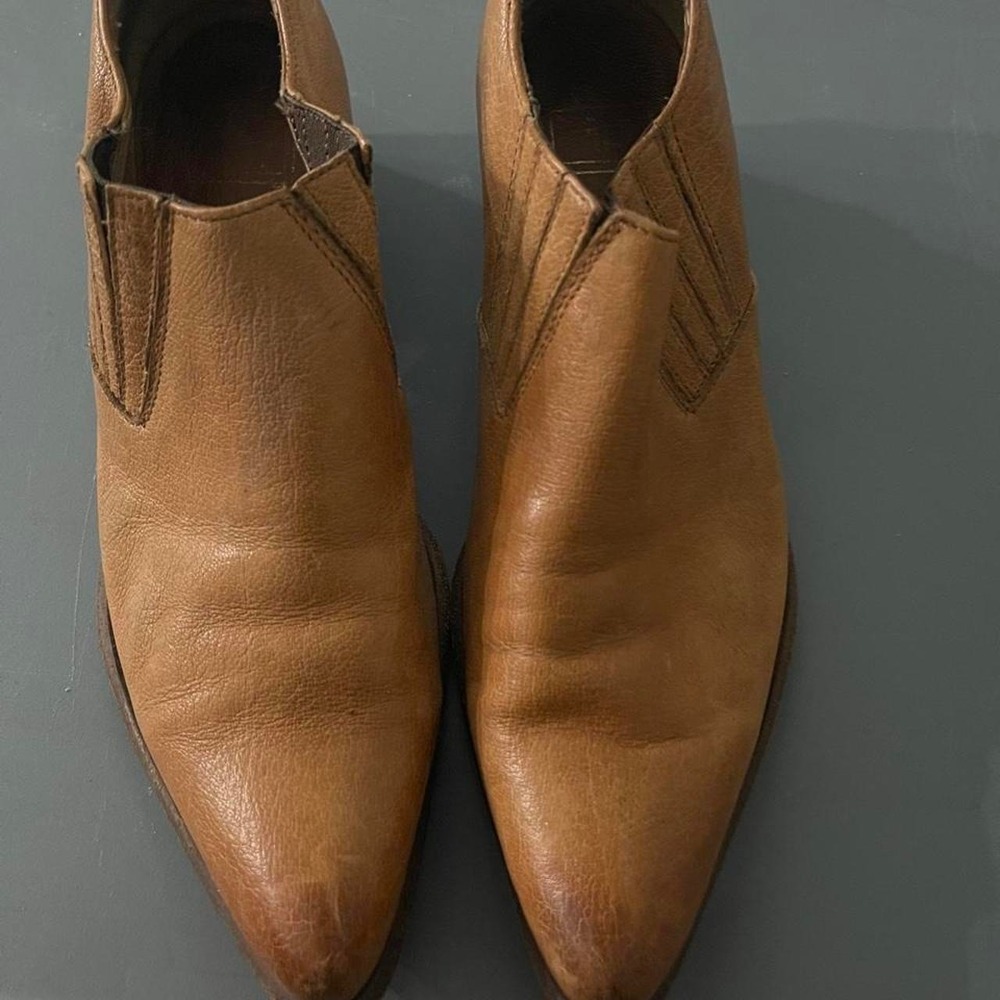 Vintage Frye Festival Boho Distressed Tan leather slip-on boots Size 8.5